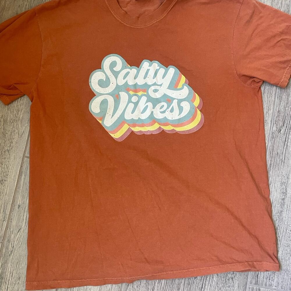 Comfort Colors Salty Vibes tshirt - men’s size XL